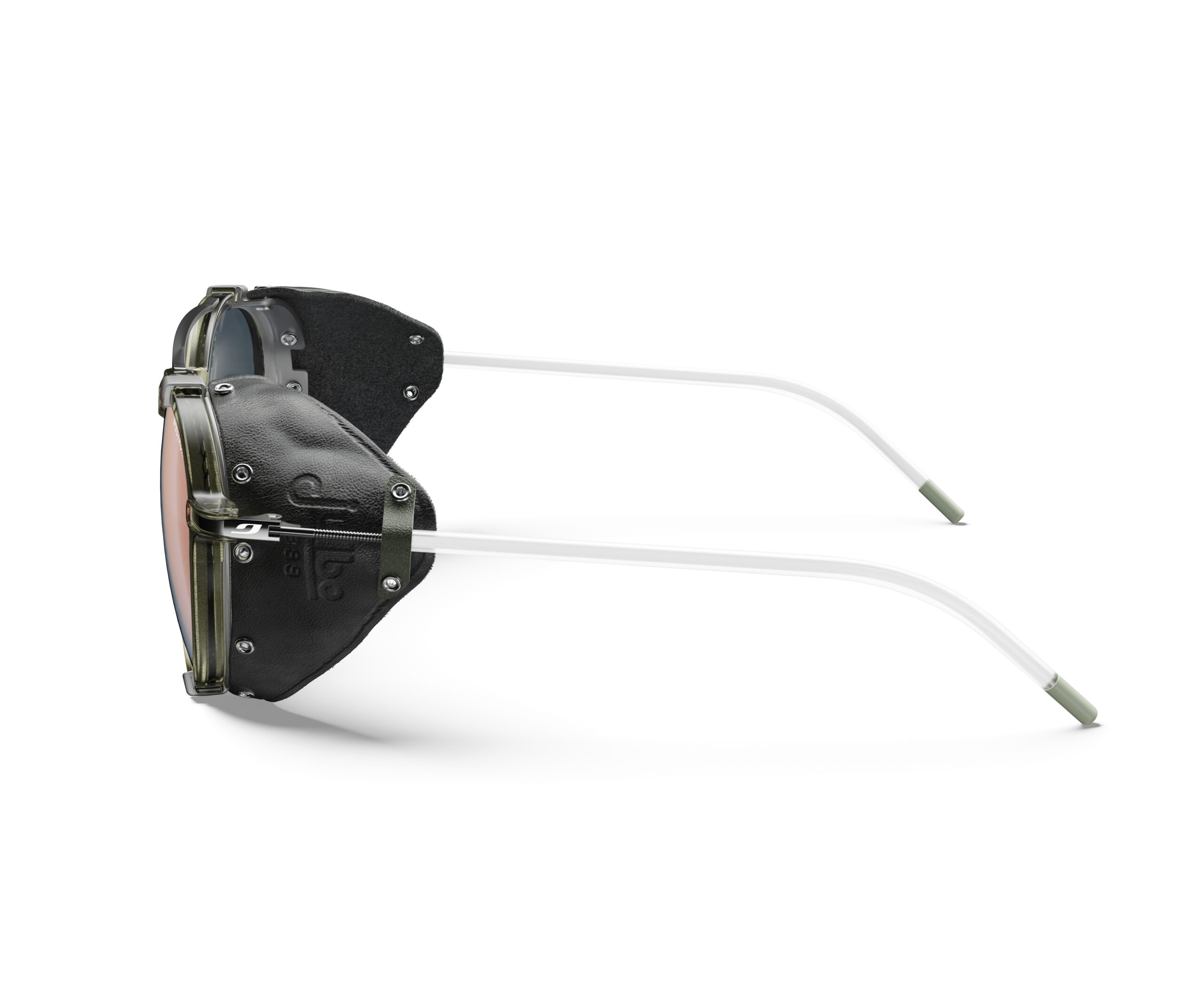 2025_03_legacy_J5641145_side-scaled