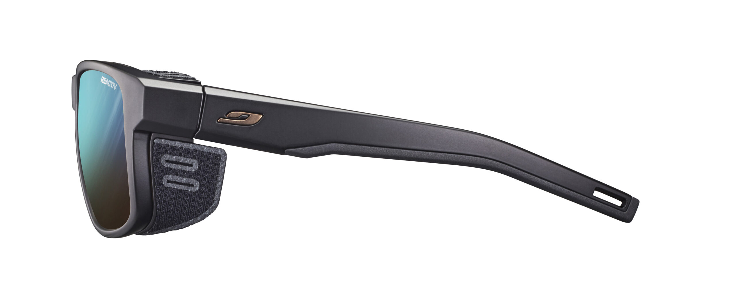 2025_03_shieldM_J5443614_side-scaled