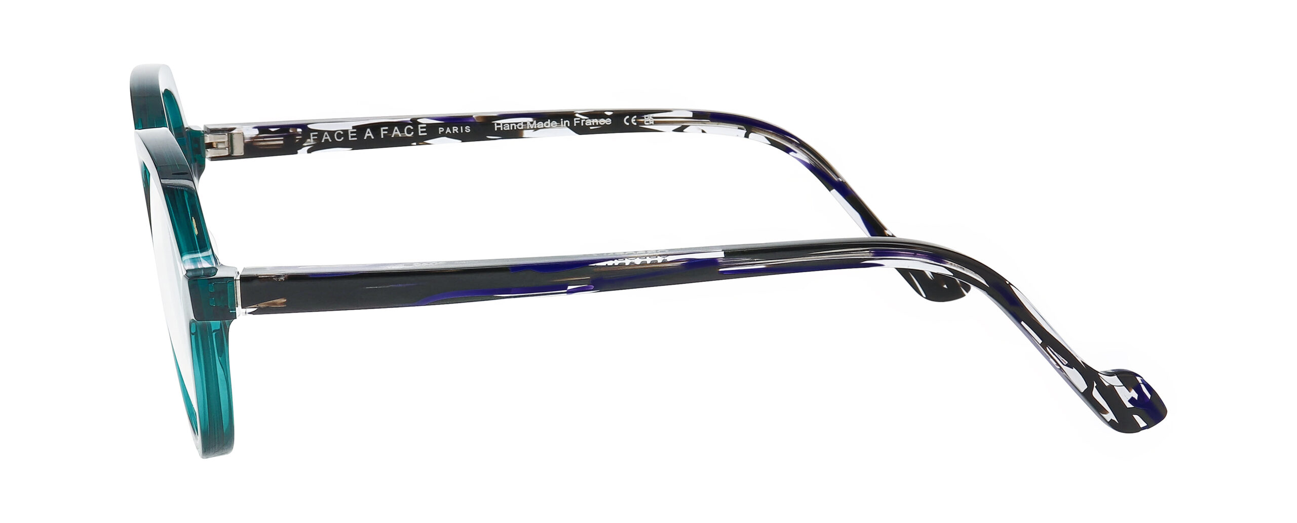 2025_04_FaceAFace_ORBORN-1_COL_2045_90_5713252583089-1-scaled 2025_04_FaceAFace_ORBORN-1_COL_2045_90_5713252583089-1-scaled