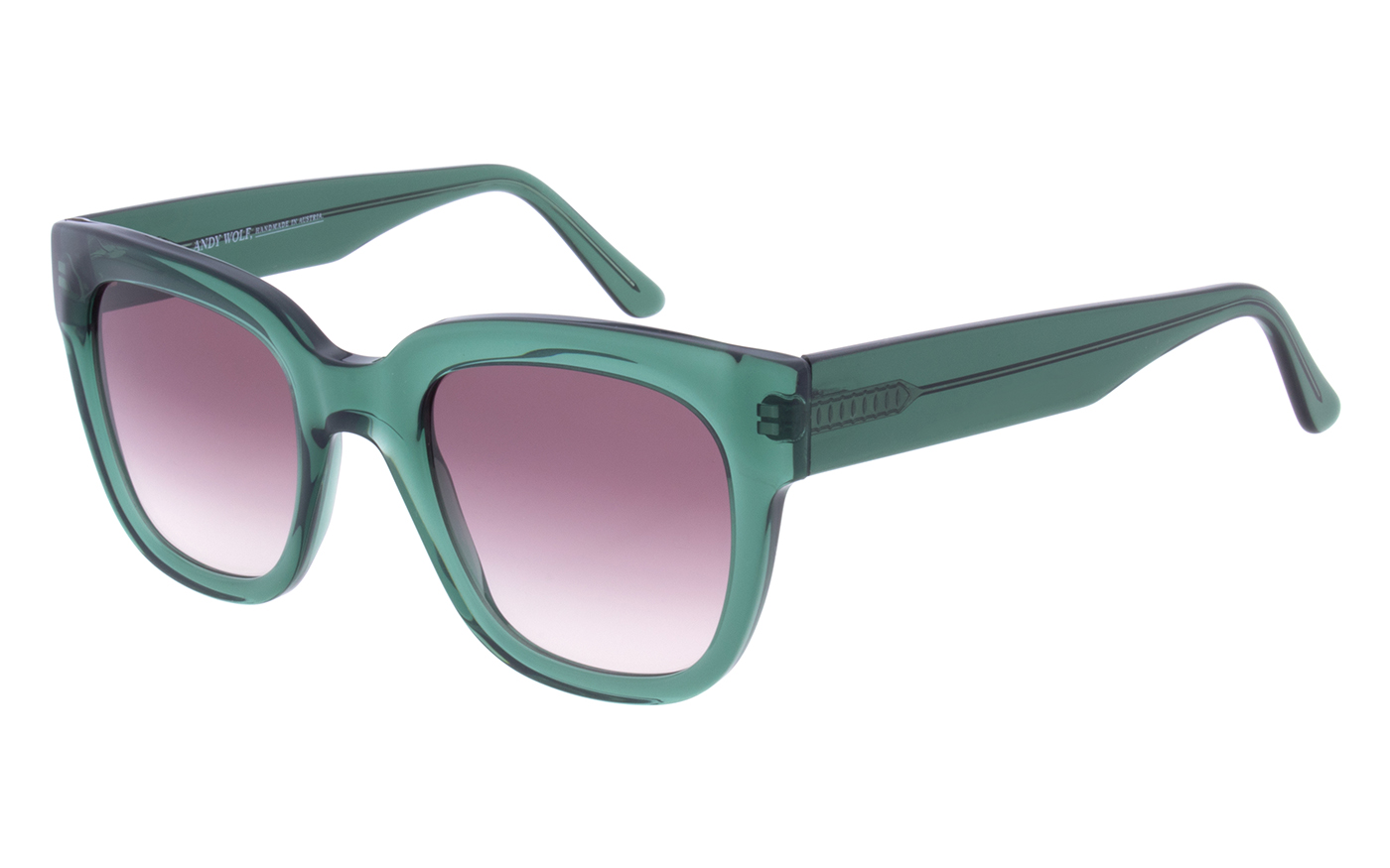 2025_07_BEE_06_side 2025_07_BEE_06_side