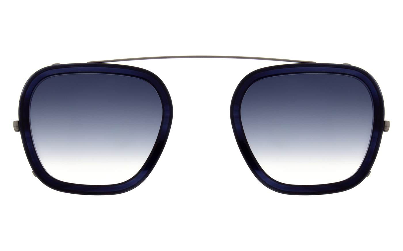 AW-AW11-CLIP_09_480