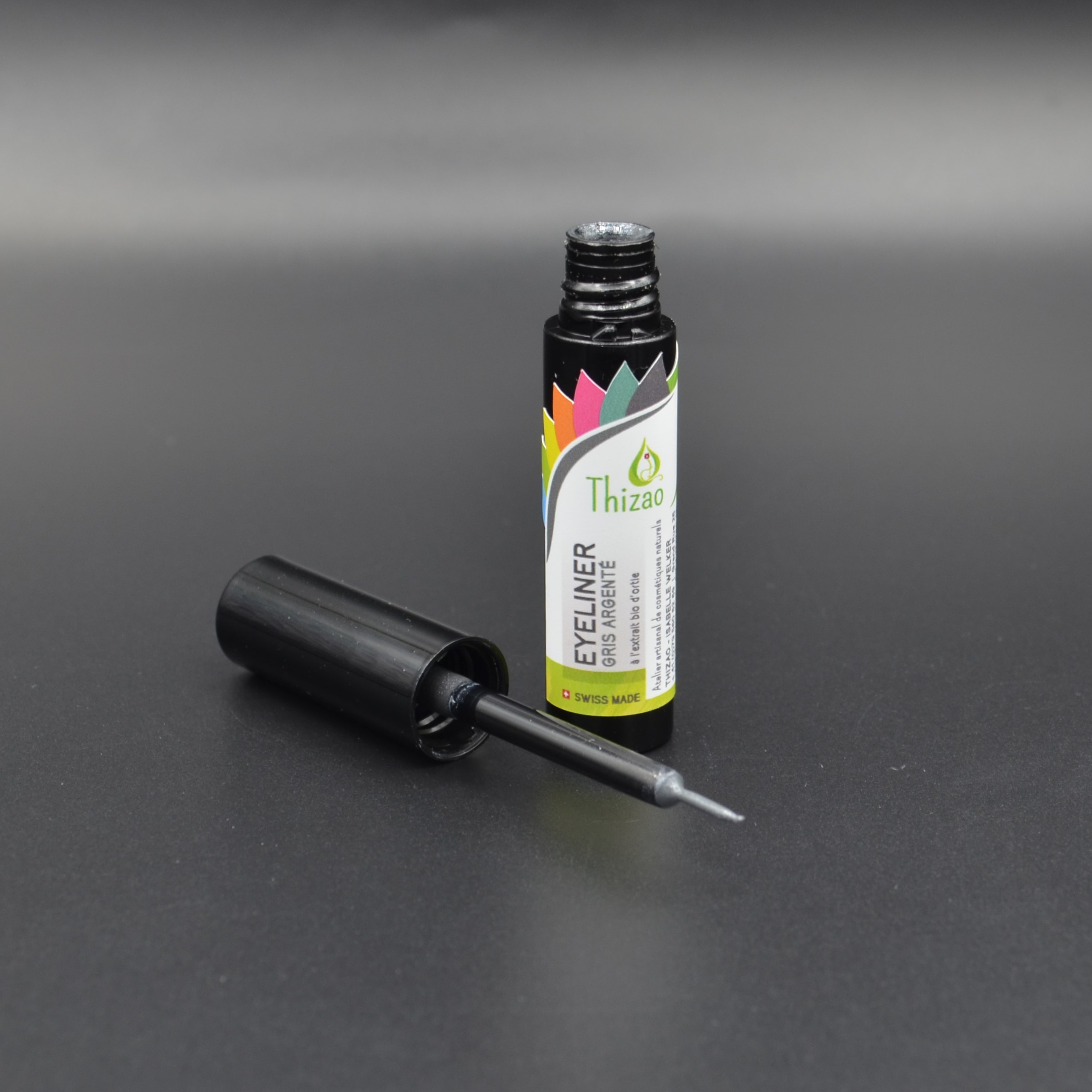 Eyeliner_gris_argente_M202